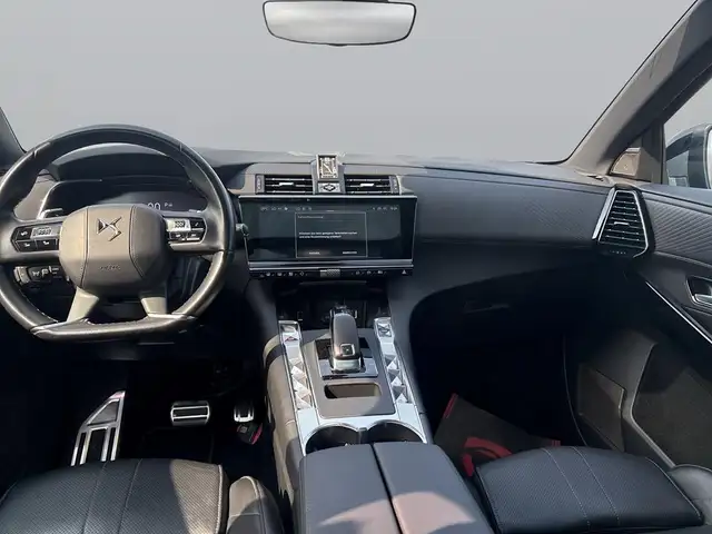 DS Automobiles DS 7 view 10