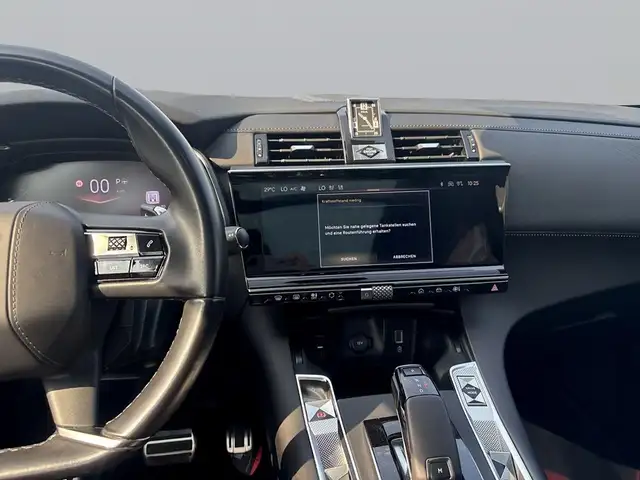 DS Automobiles DS 7 view 12