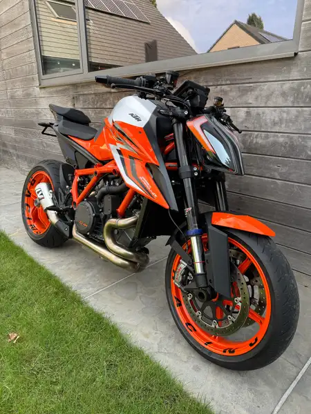 KTM 1290 Super Duke R - foto 2