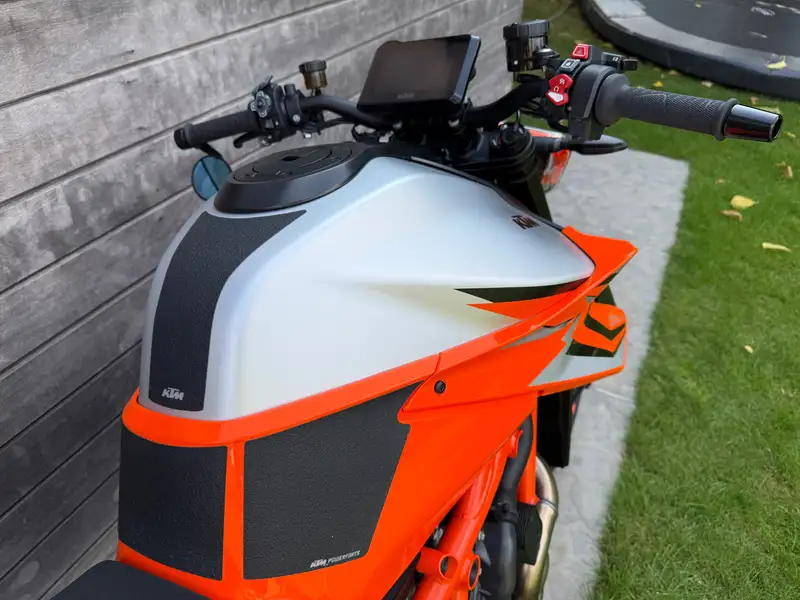 KTM 1290 Super Duke R - foto 8
