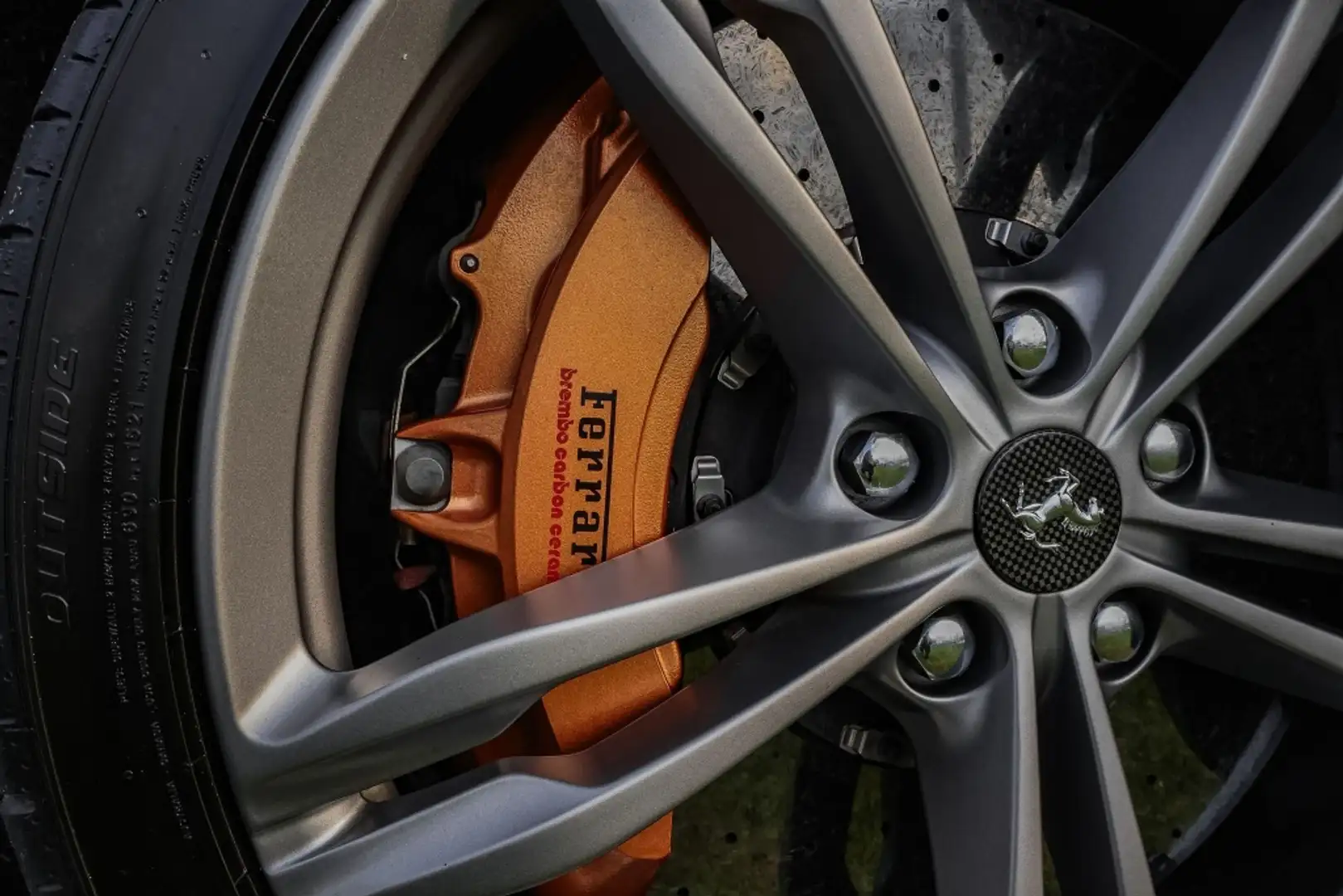 Ferrari GTC4 Lusso V12 Grau - 2