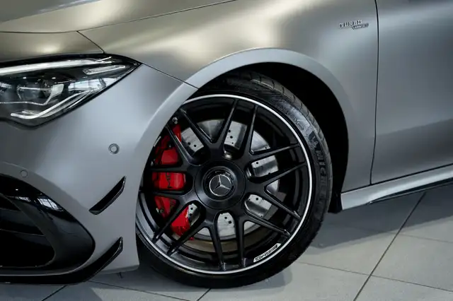 Mercedes-Benz Cla view 3