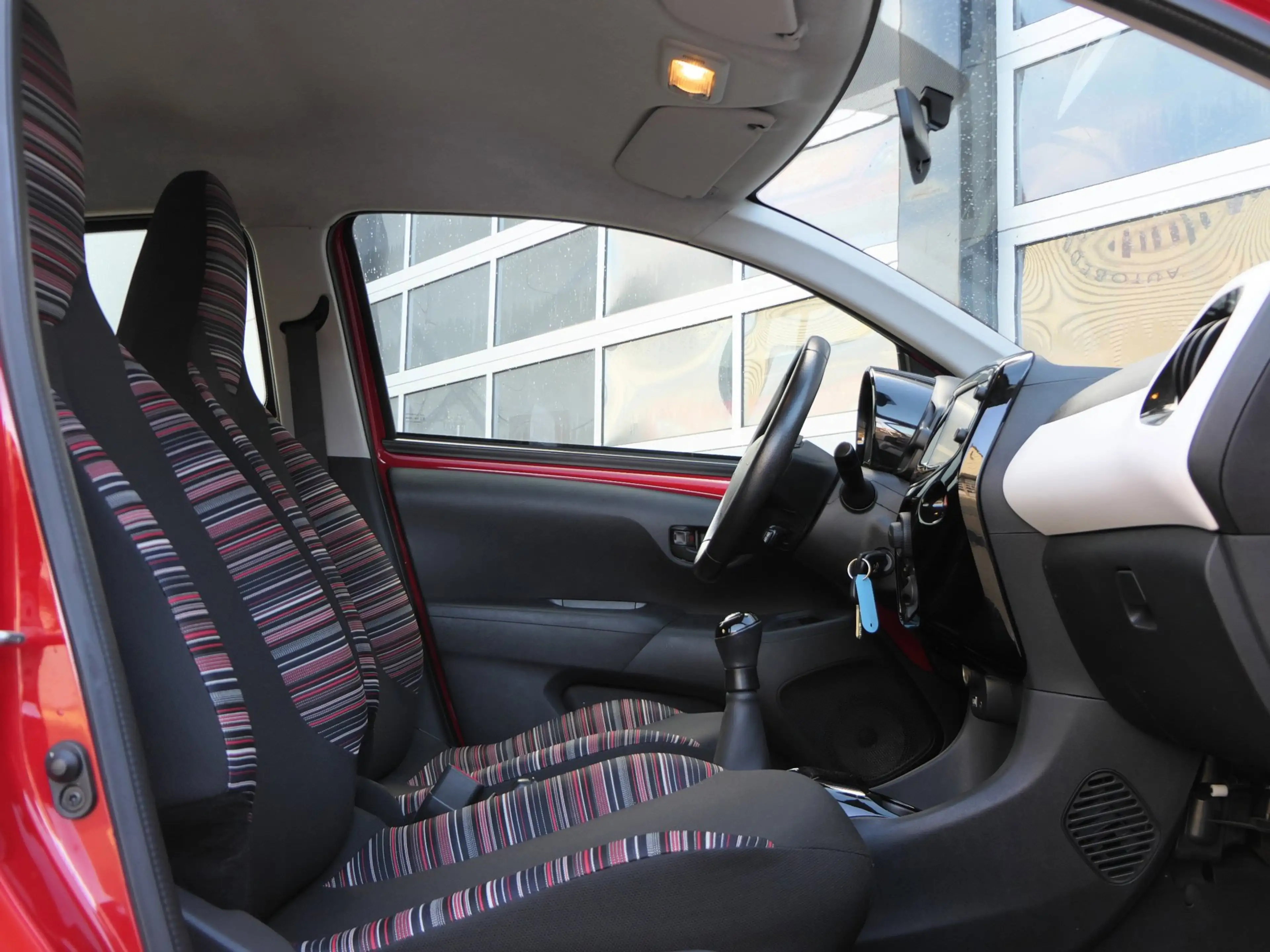 Peugeot 108 1.2 Allure 82PK! 5-Deurs | LM Velgen | Bluetooth | — photo 9