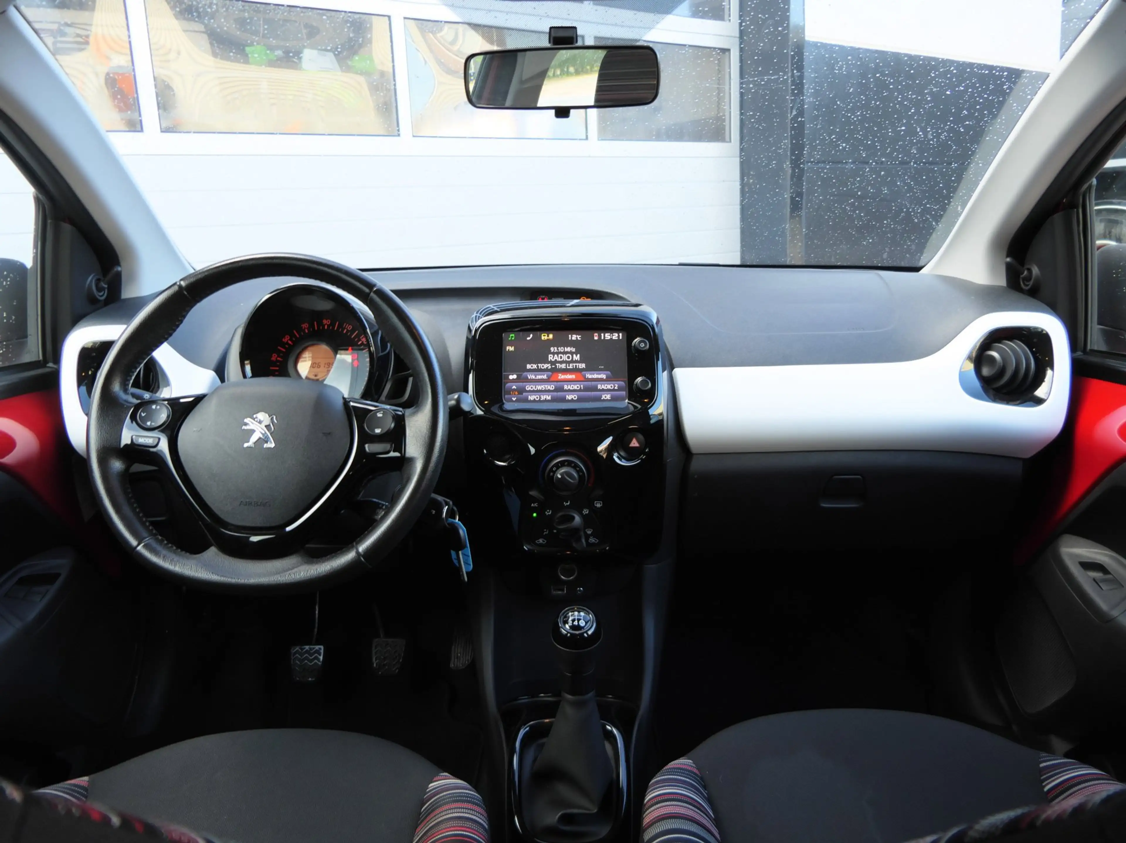 Peugeot 108 1.2 Allure 82PK! 5-Deurs | LM Velgen | Bluetooth | — photo 11