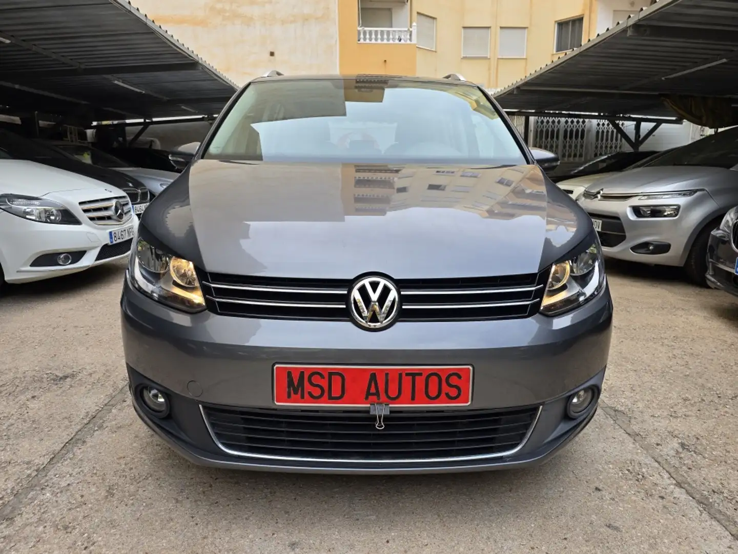 Volkswagen Touran 1.6TDI Edition 105 Noir - 1