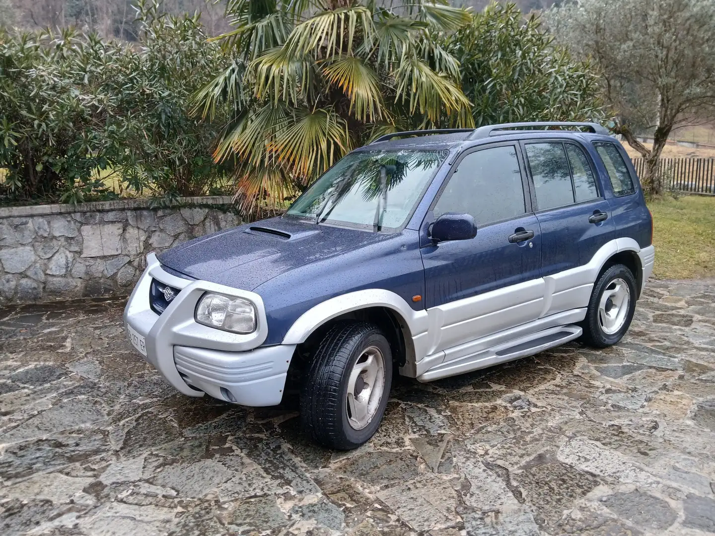 Suzuki Grand Vitara 5p 2.0 tdi c/2airbag,abs,AC - 2