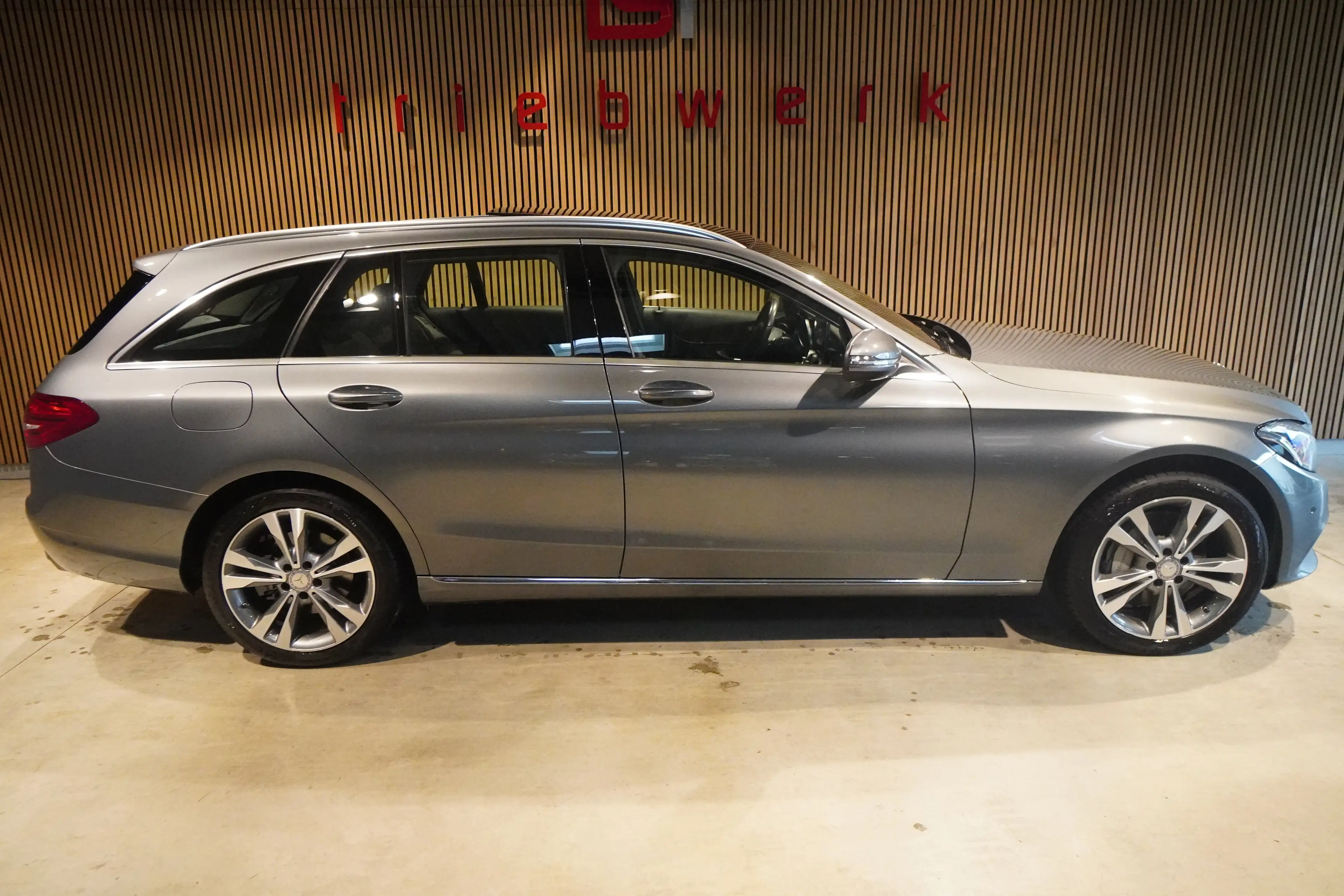 Mercedes-Benz C 400 C 400 T 4Matic -BRD-U-frei-Pano-Headup-ACC