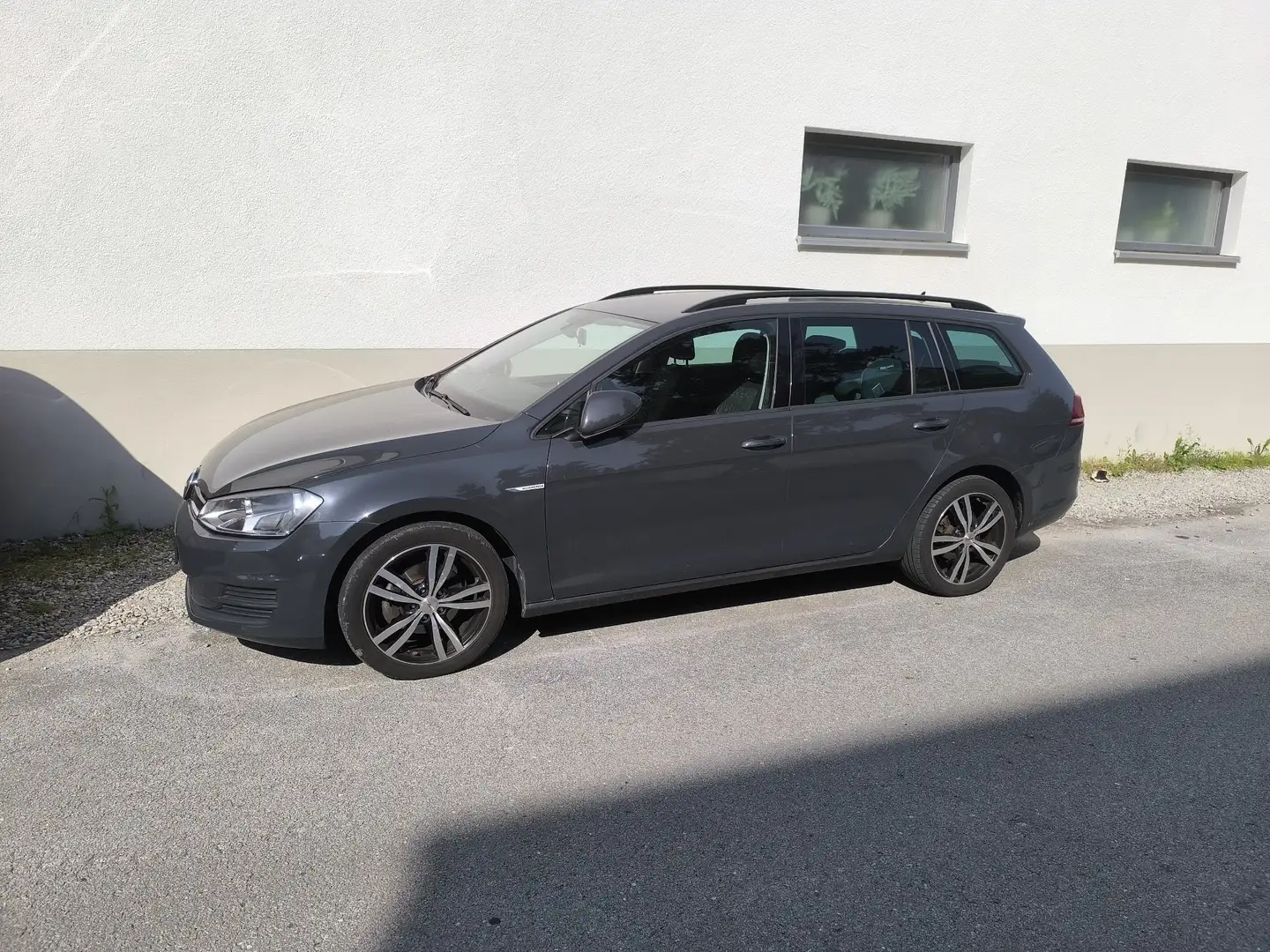 Volkswagen Golf Variant Trendline BlueMotion TGI Grau - 2