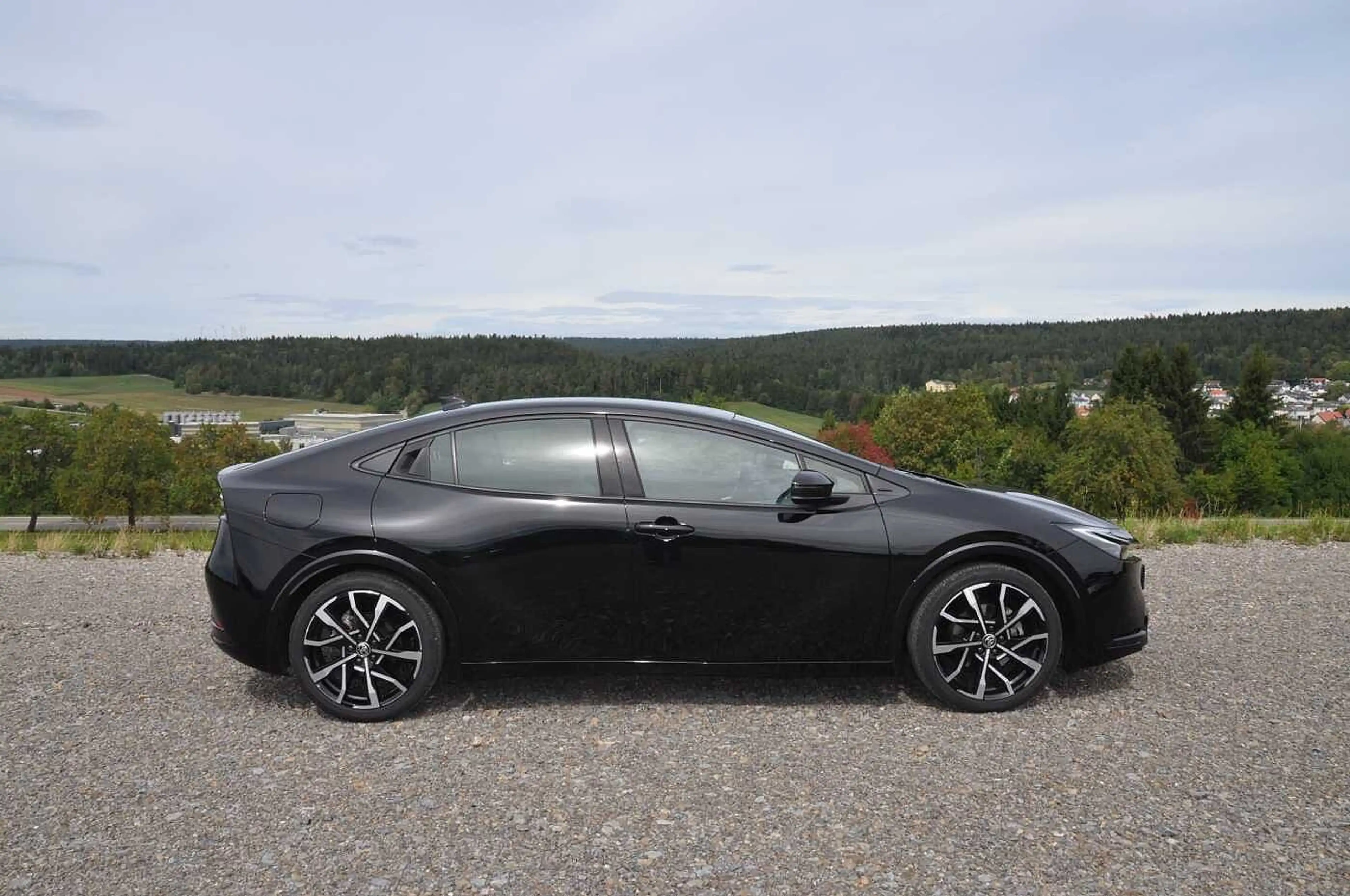 Toyota Prius Plug-In Hybrid Executive — photo 5