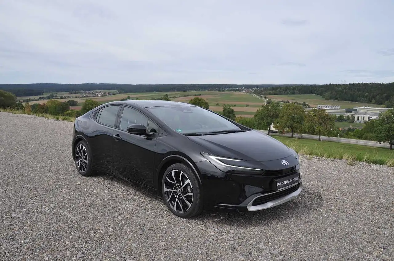 Toyota Prius Plug-In Hybrid Executive, миниатюра 6