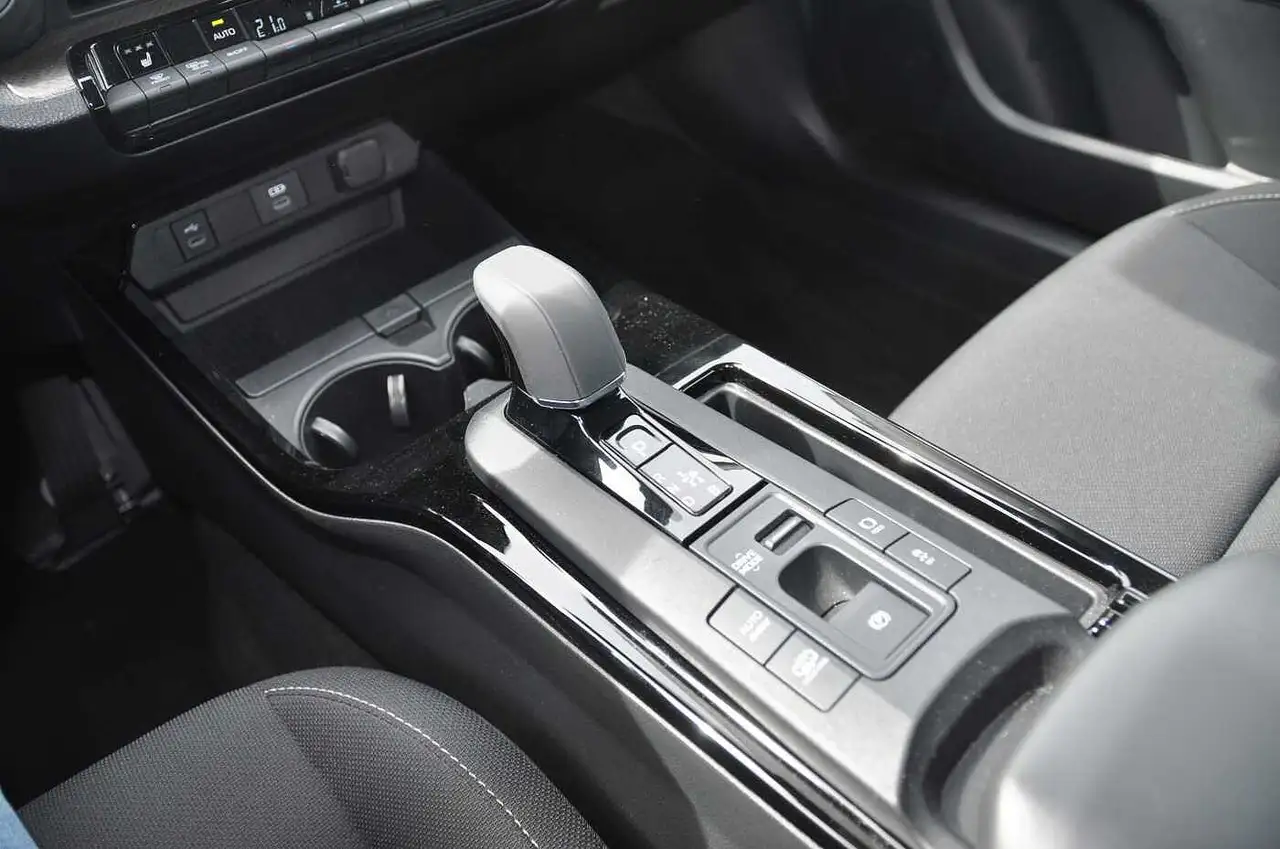 Toyota Prius Plug-In Hybrid Executive, миниатюра 12