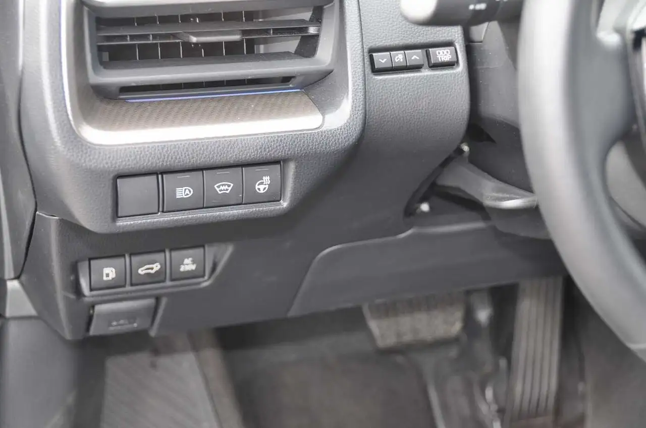 Toyota Prius Plug-In Hybrid Executive, миниатюра 9