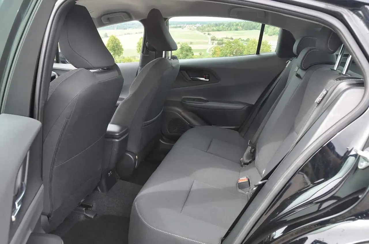 Toyota Prius Plug-In Hybrid Executive, миниатюра 13