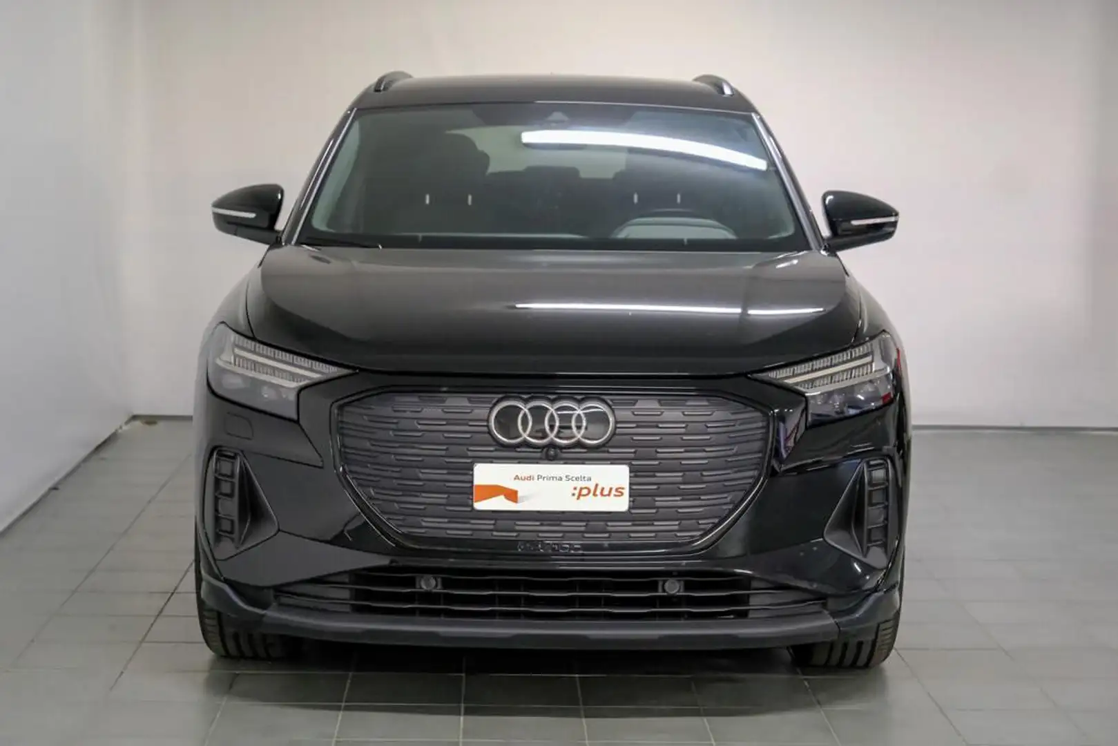 Audi Q4 e-tron 40 Business Advanced Schwarz - 2