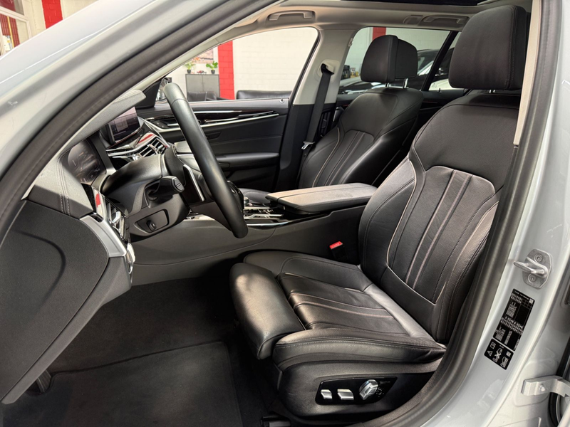 BMW 540 d xDrive Luxury Line LASER PANO STANDHEIZUNG — photo 14