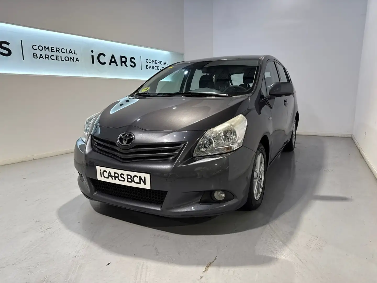 Toyota Verso 2.0D4D Active Gris - 1