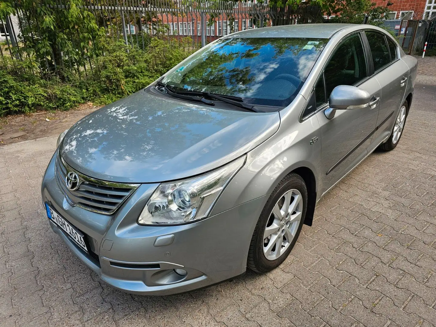 Toyota Avensis Executive Automatik Gris - 1