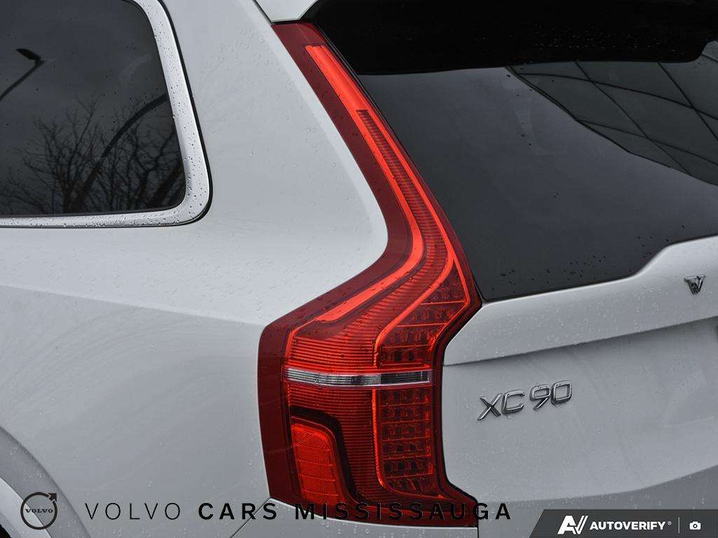 2018 Volvo XC90 T6 R-Design thumb 12