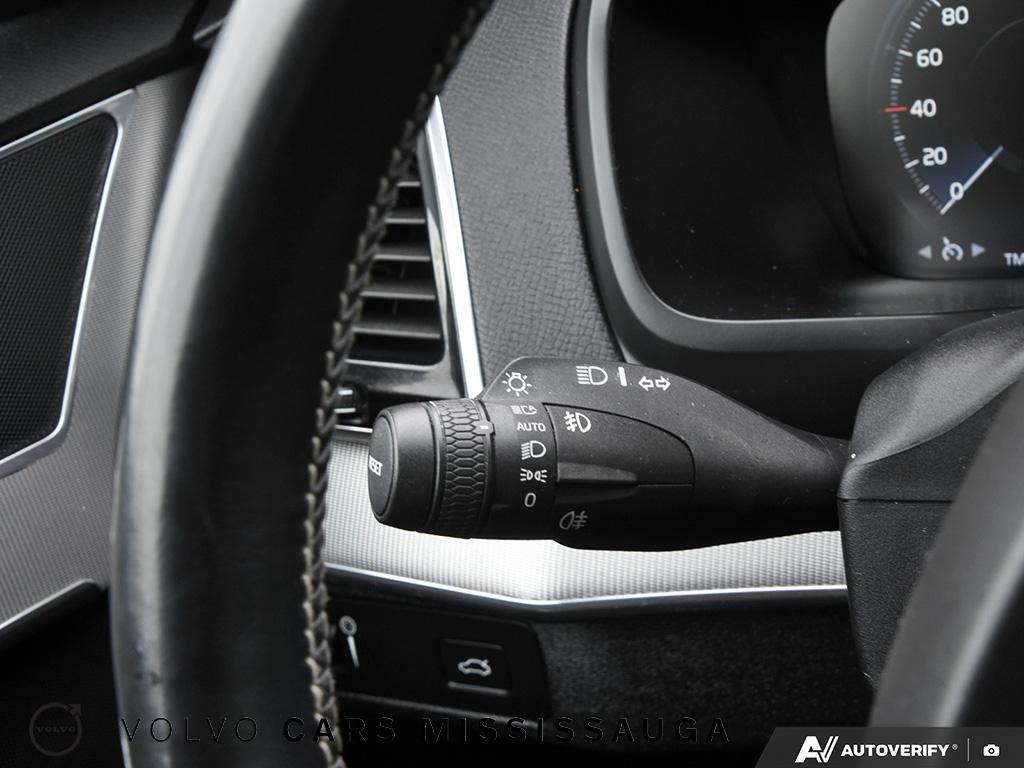 2018 Volvo XC90 T6 R-Design thumb 16