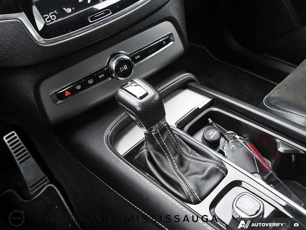 2018 Volvo XC90 T6 R-Design thumb 19