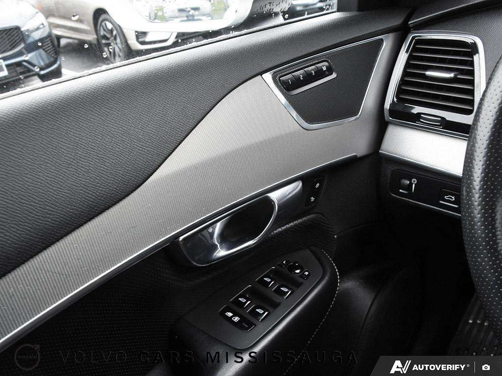 2018 Volvo XC90 T6 R-Design thumb 17