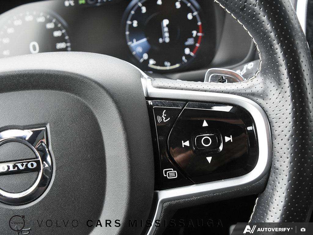 2018 Volvo XC90 T6 R-Design thumb 18