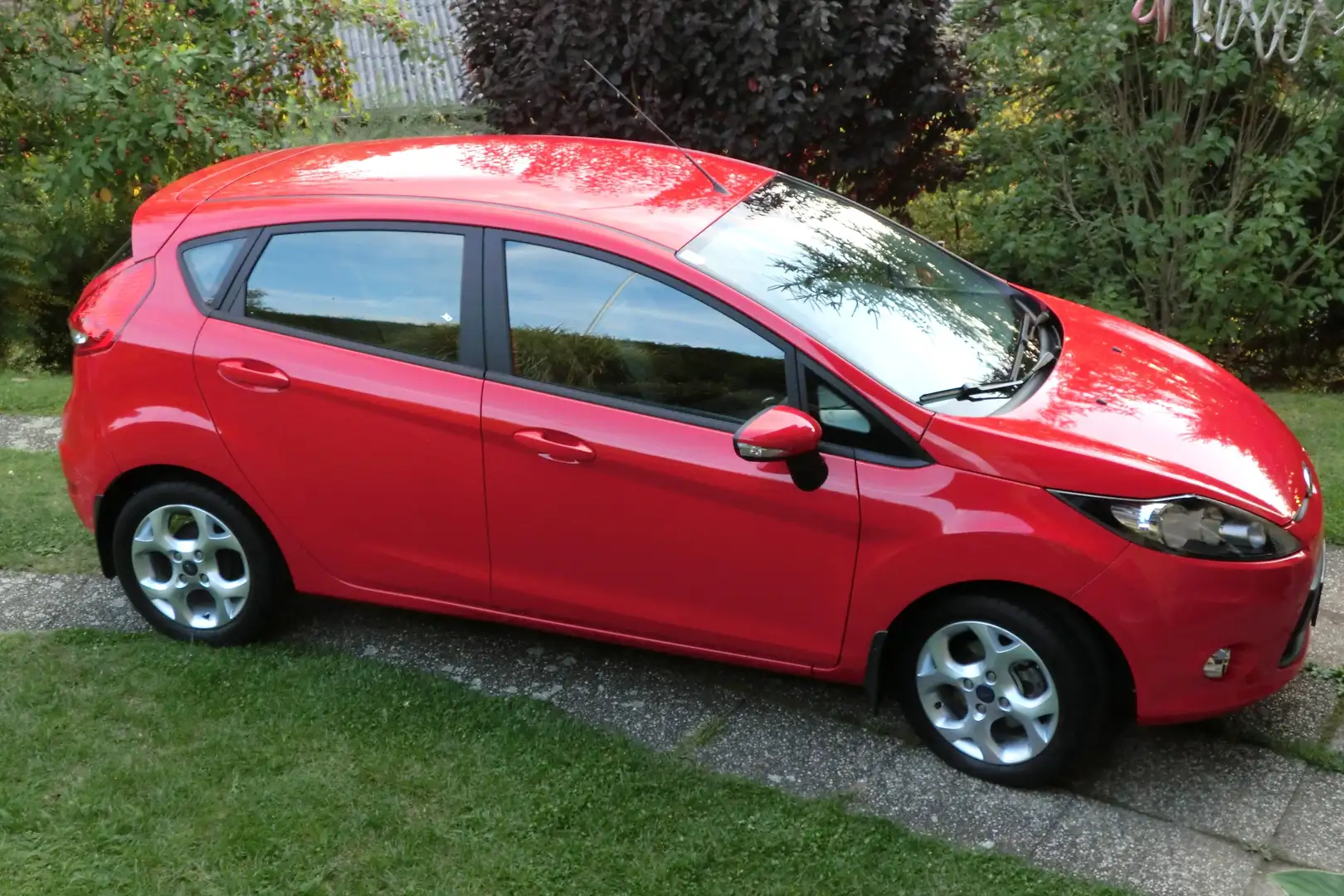 Ford Fiesta Fiesta Iconic 1,25 Iconic **LIEBHABER FIESTA!!** Rot - 1