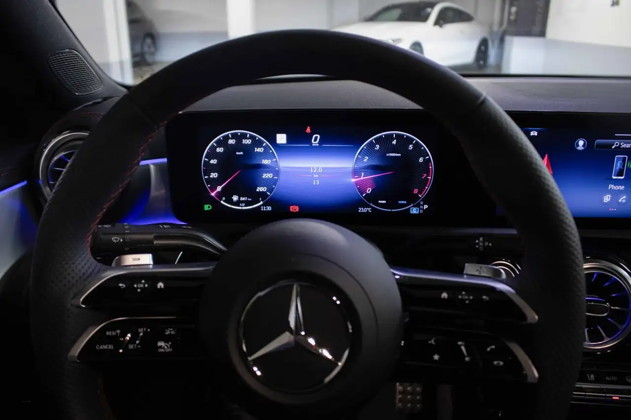 Mercedes-Benz CLA снимка Mercedes-Benz CLA