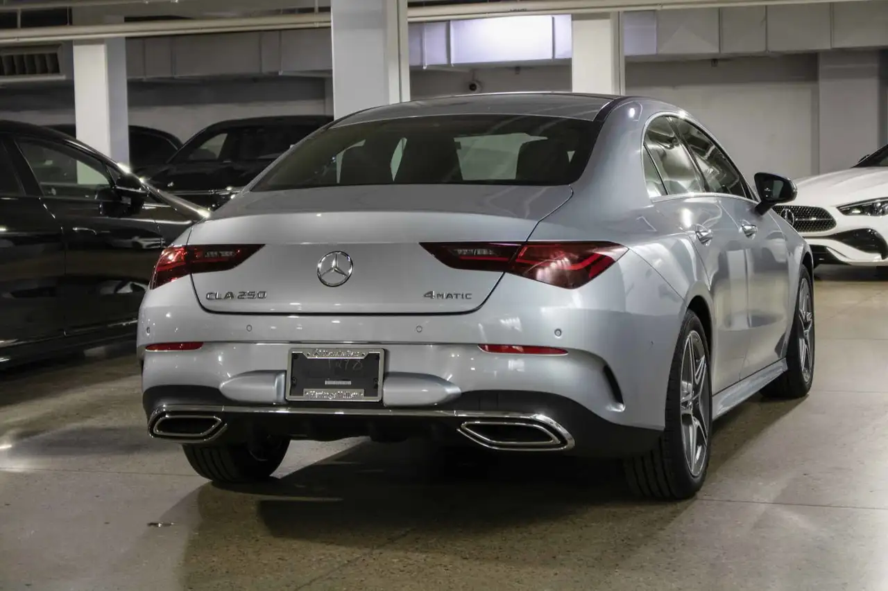 Mercedes-Benz CLA снимка Mercedes-Benz CLA