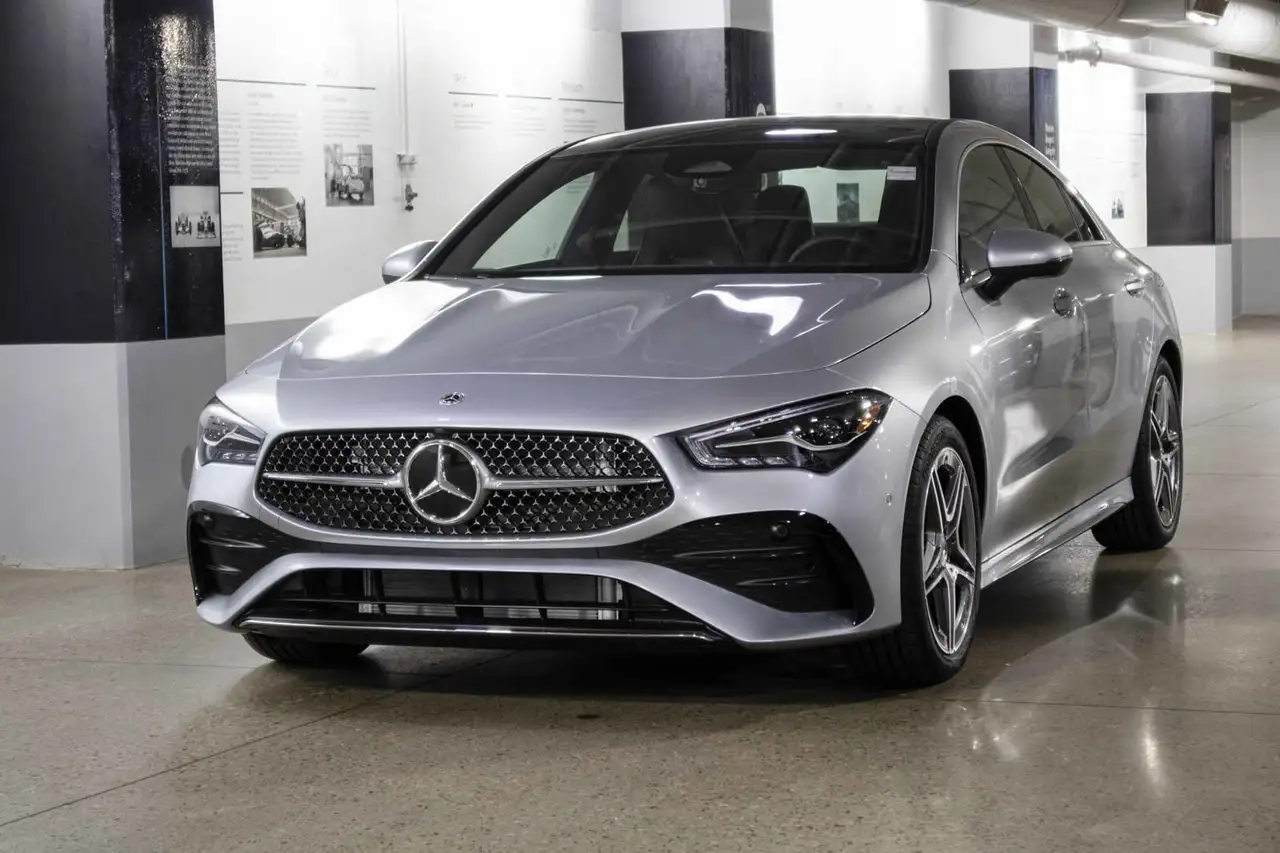 Mercedes-Benz CLA снимка Mercedes-Benz CLA