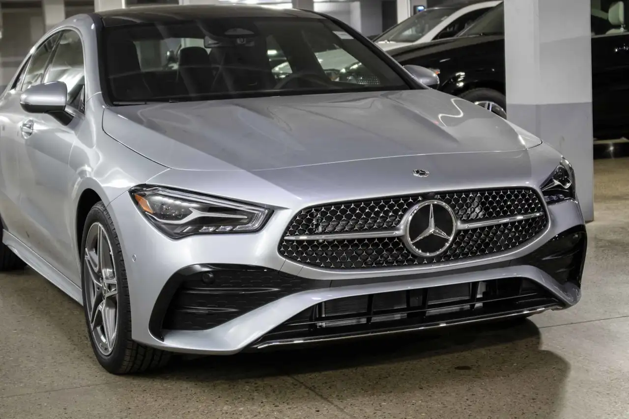 Mercedes-Benz CLA снимка Mercedes-Benz CLA