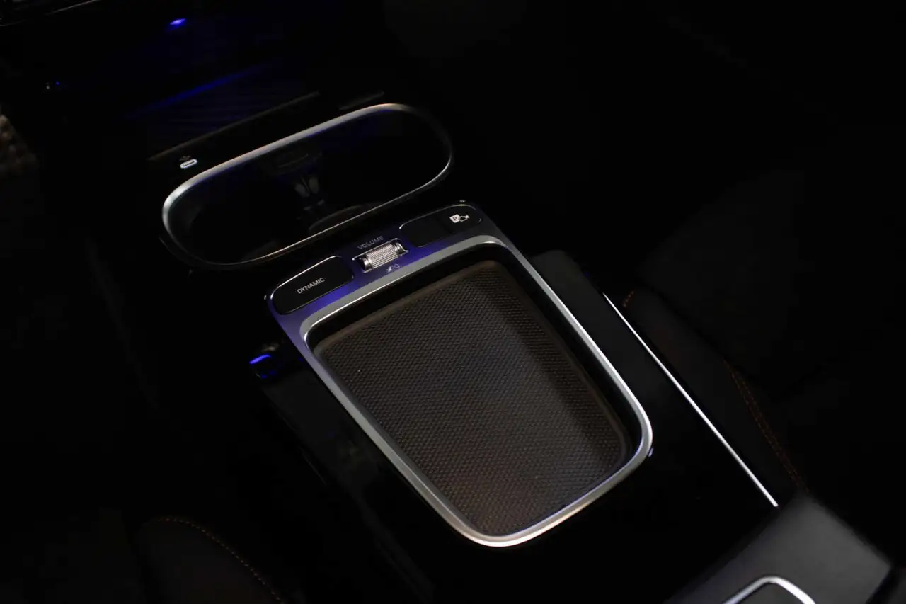 Mercedes-Benz CLA снимка Mercedes-Benz CLA