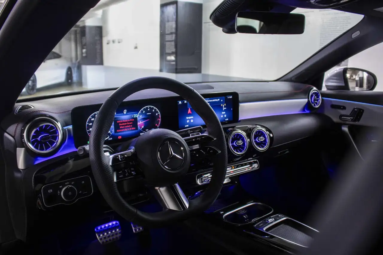 Mercedes-Benz CLA снимка Mercedes-Benz CLA