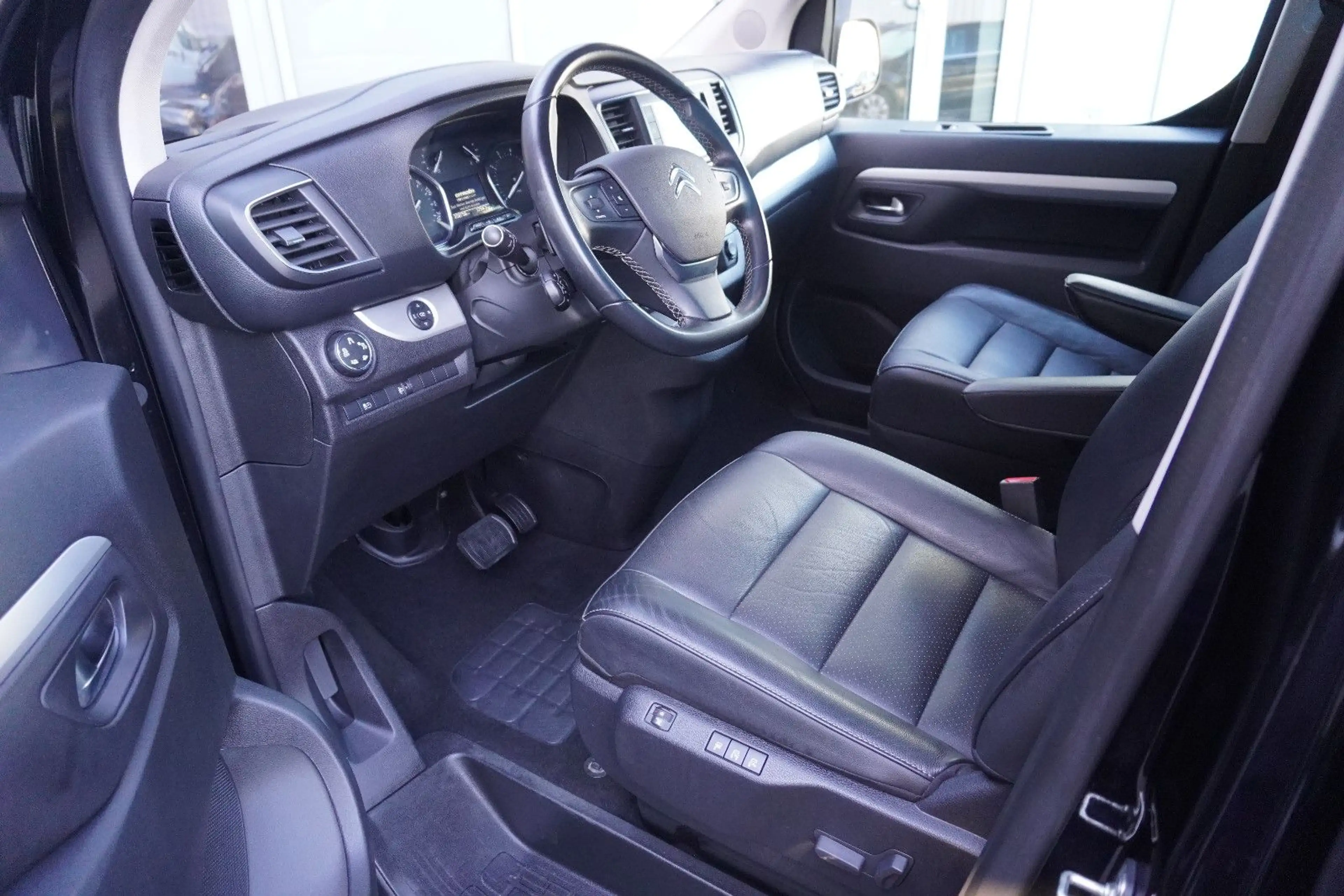 Citroen Spacetourer Business Lounge 7-Sitzer/Stdhzg/LED — photo 12