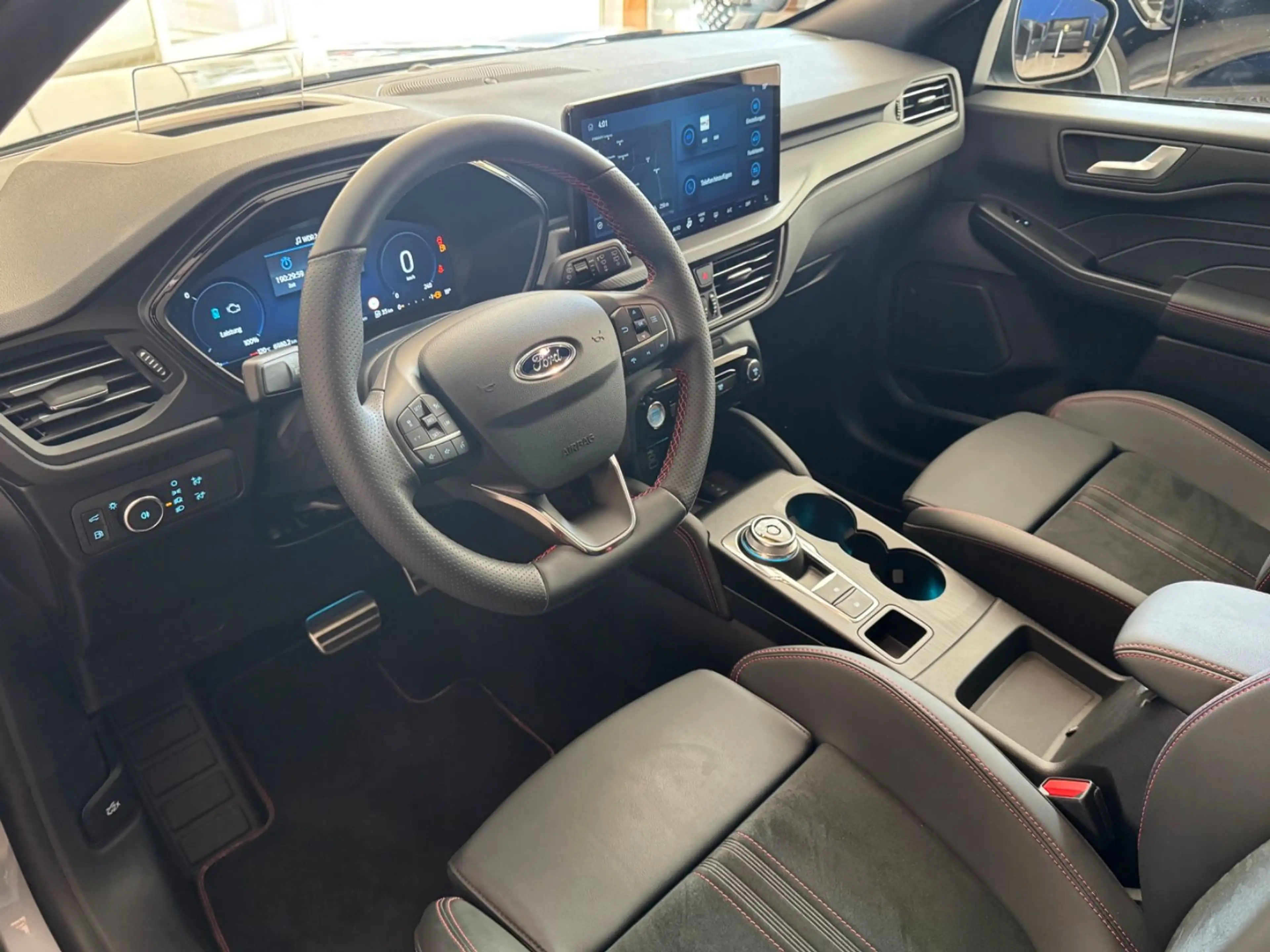 Ford Kuga Plug-In Hybrid ST-Line X *Panorama*B&O* — photo 14
