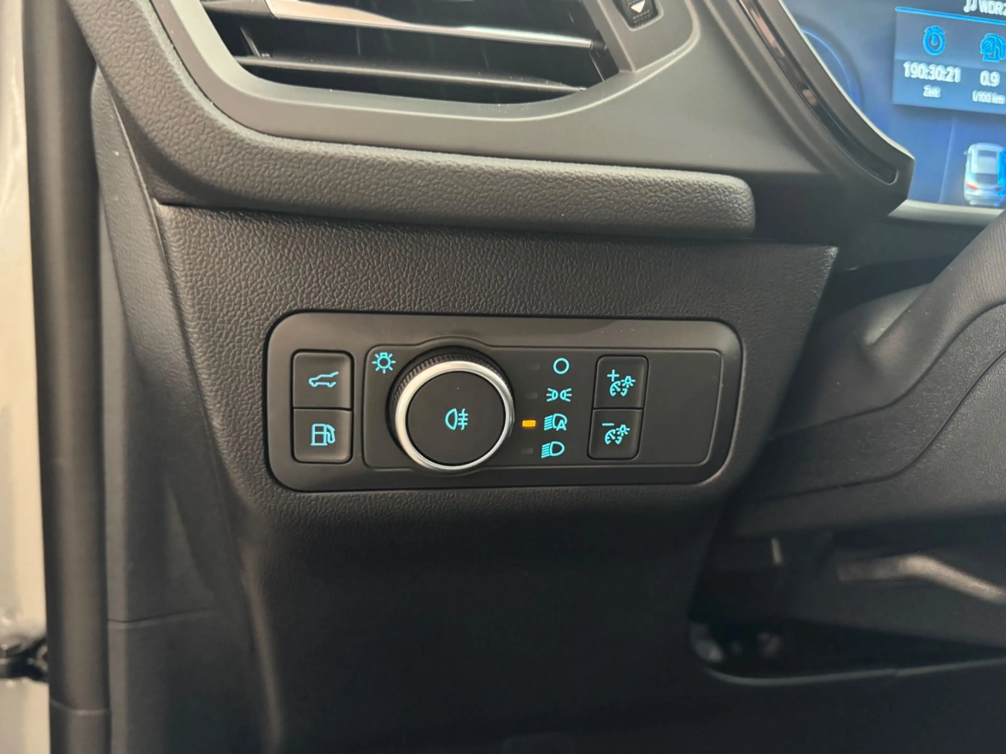 Ford Kuga Plug-In Hybrid ST-Line X *Panorama*B&O* — photo 10