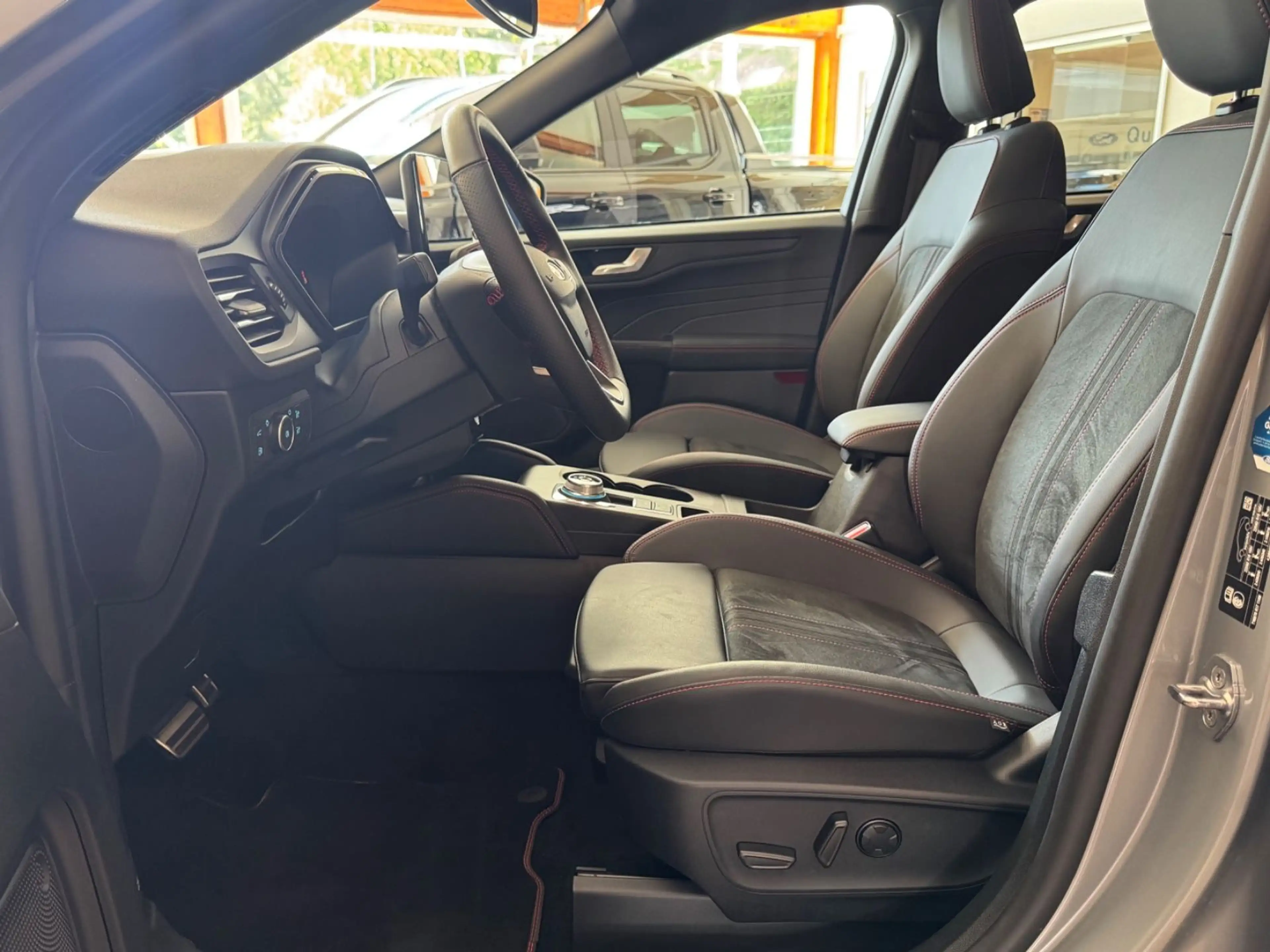 Ford Kuga Plug-In Hybrid ST-Line X *Panorama*B&O* — photo 8