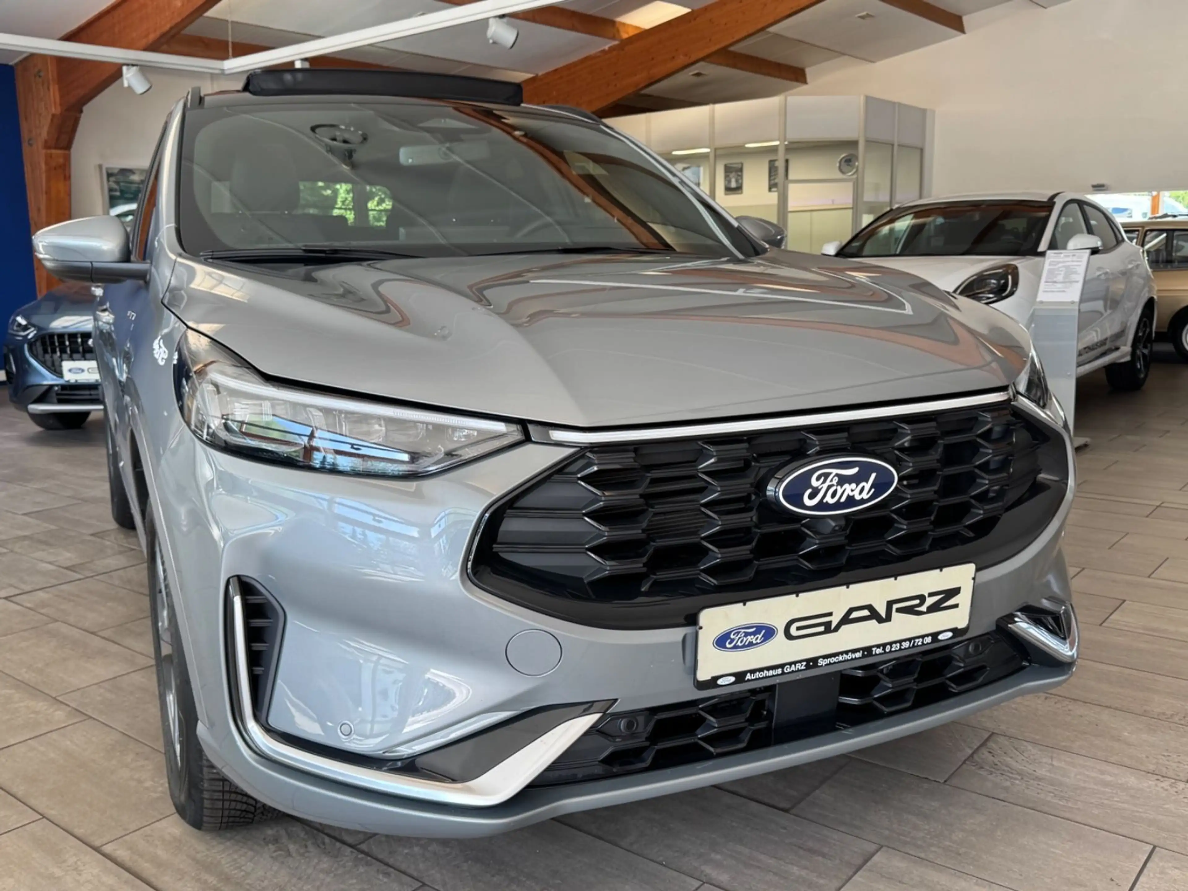 Ford Kuga Plug-In Hybrid ST-Line X *Panorama*B&O* — photo 2