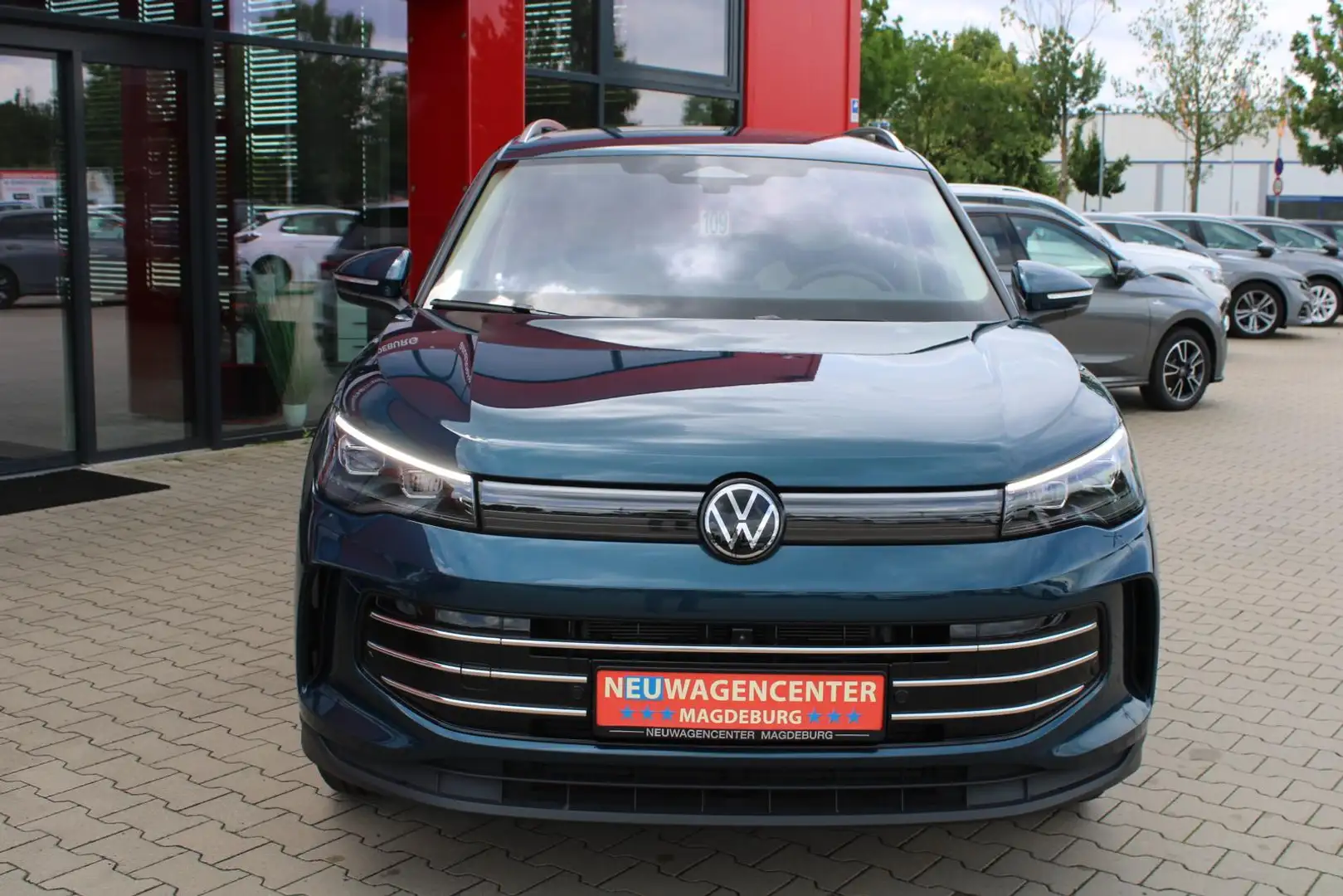 Volkswagen Tiguan 2.0 TDI Elegance*ST.HZG*360°KAMERA*AHK*NAVI* Azul - 2