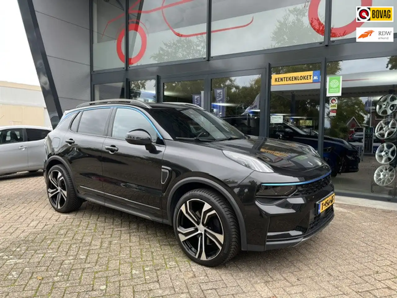 Lynk & Co 01