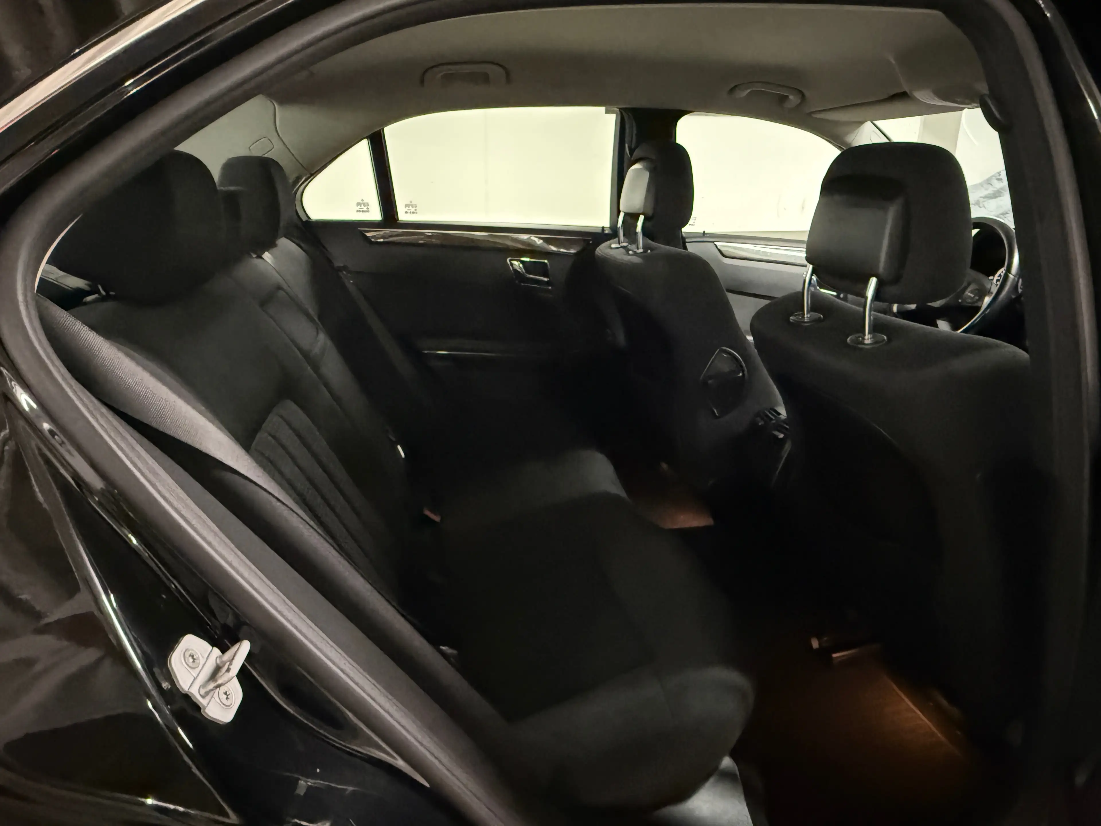 Mercedes-Benz E 350 Limousine CGI BlueEfficiency Automatik — photo 14
