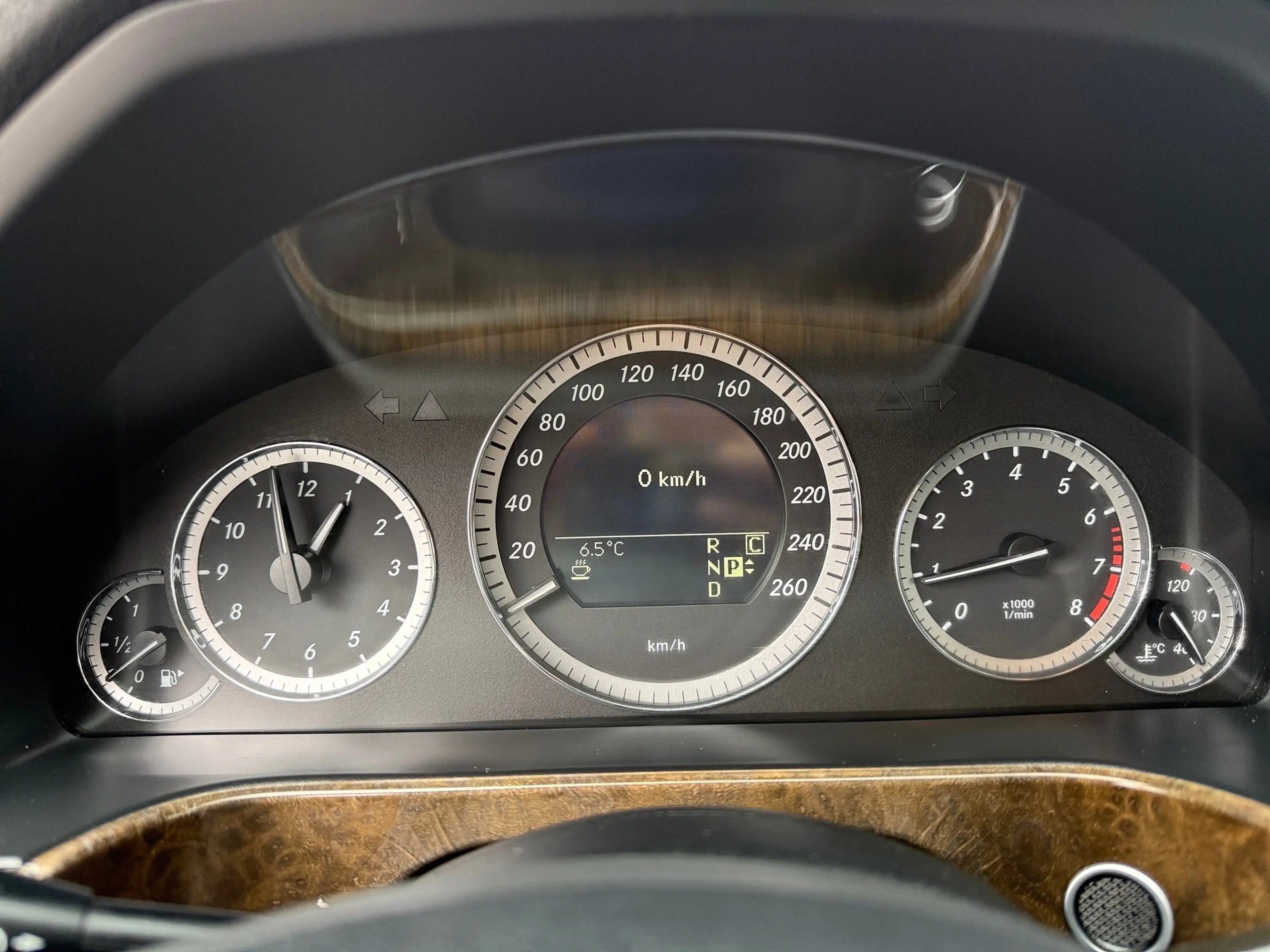 Mercedes-Benz E 350 Limousine CGI BlueEfficiency Automatik — photo 17