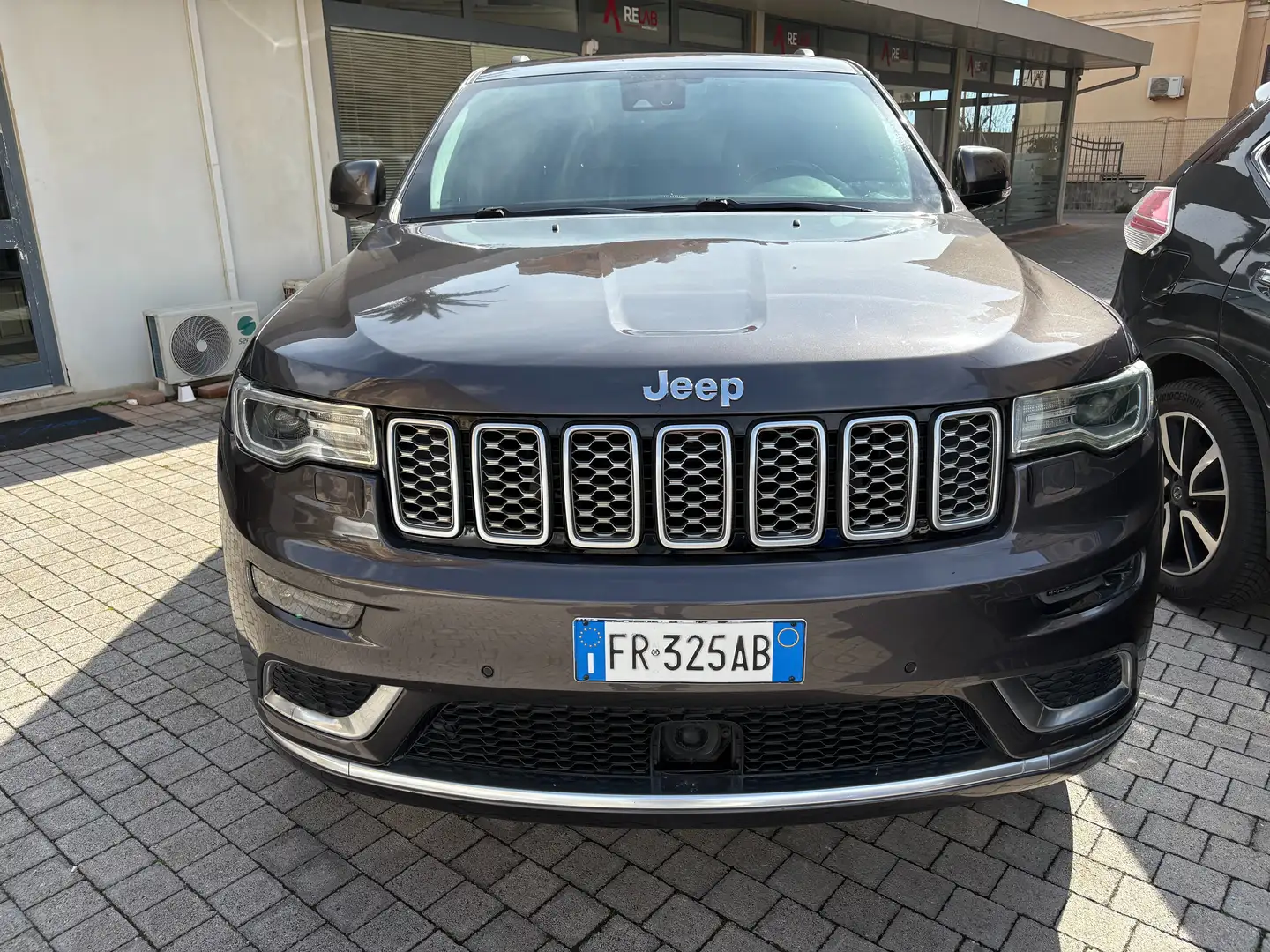 Jeep Grand Cherokee Grand Cherokee 3.0 V6 Summit 250cv auto my18 Šedá - 2