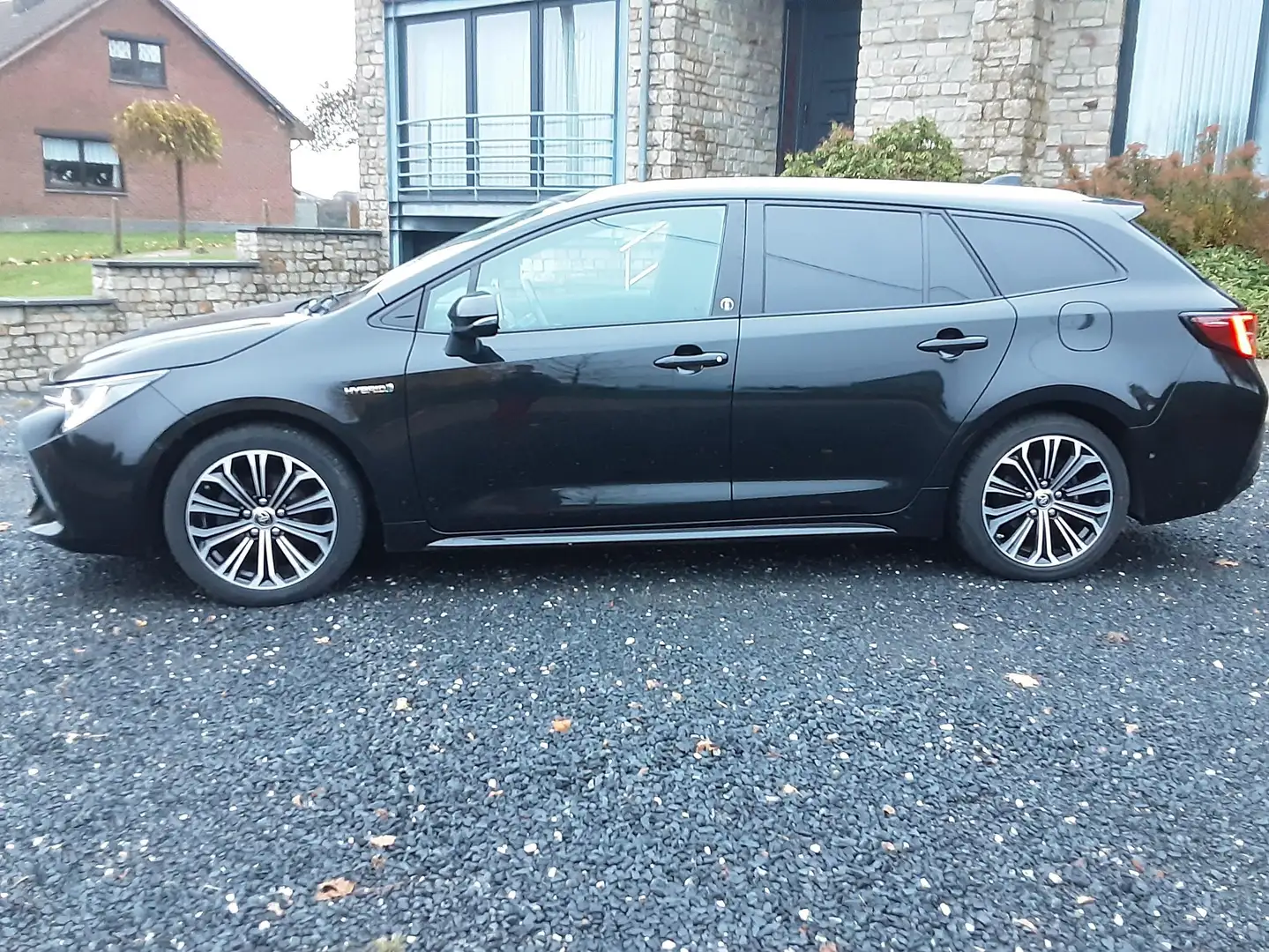 Toyota Corolla Break hybride Zwart - 2