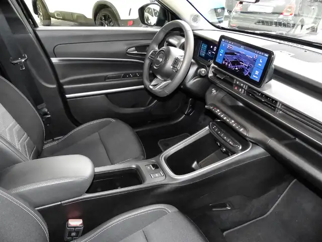 Jeep Avenger view 4
