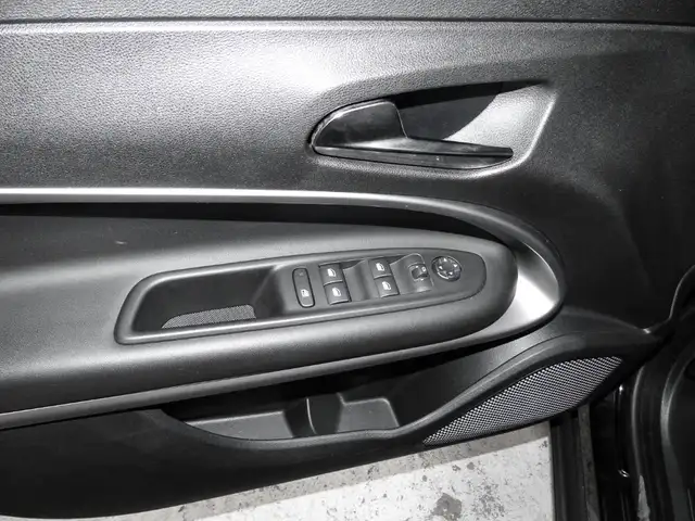 Jeep Avenger view 13