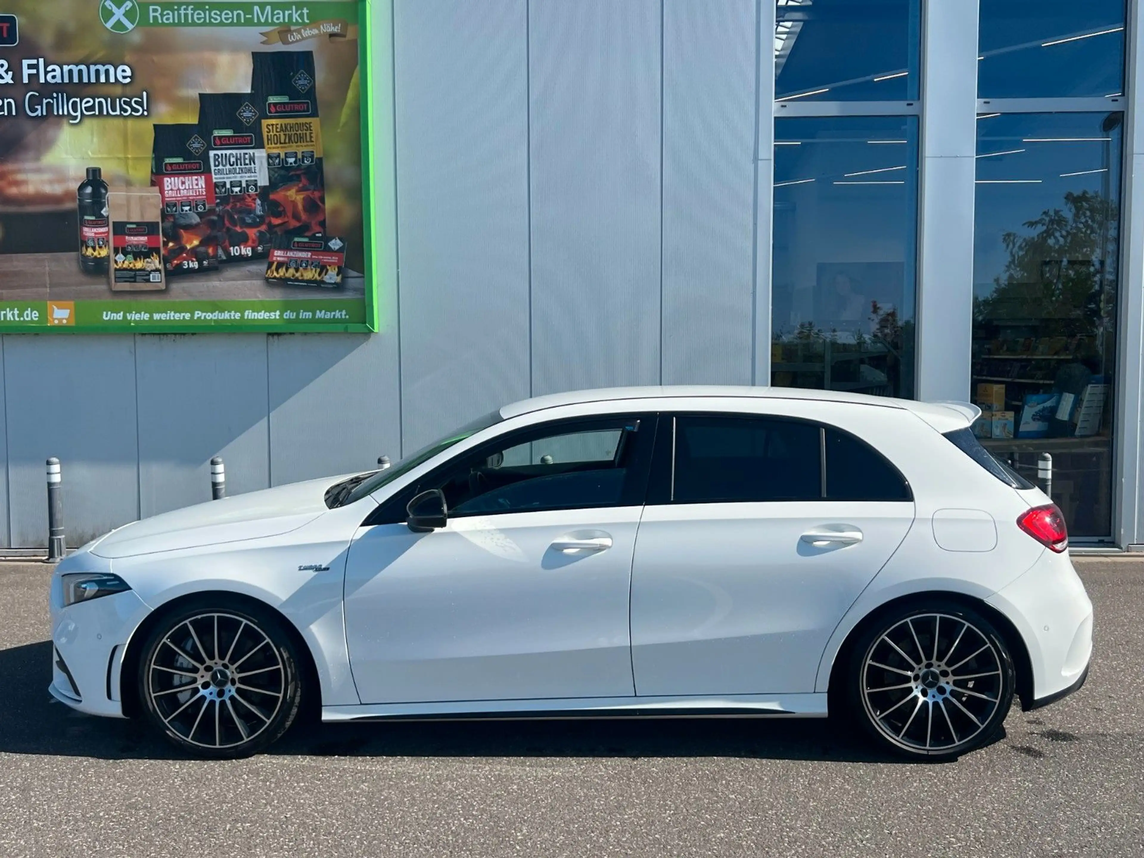 Mercedes-Benz A 35 AMG A35 AMG 4Matic — photo 3