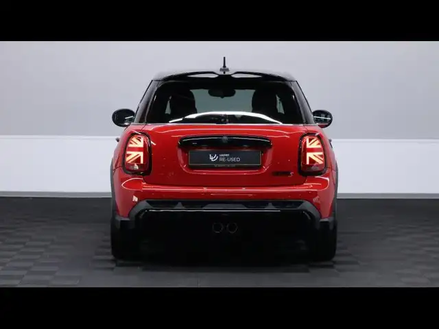 Mini Hatch view 6