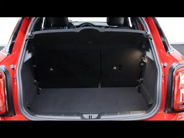 Mini Hatch view 8