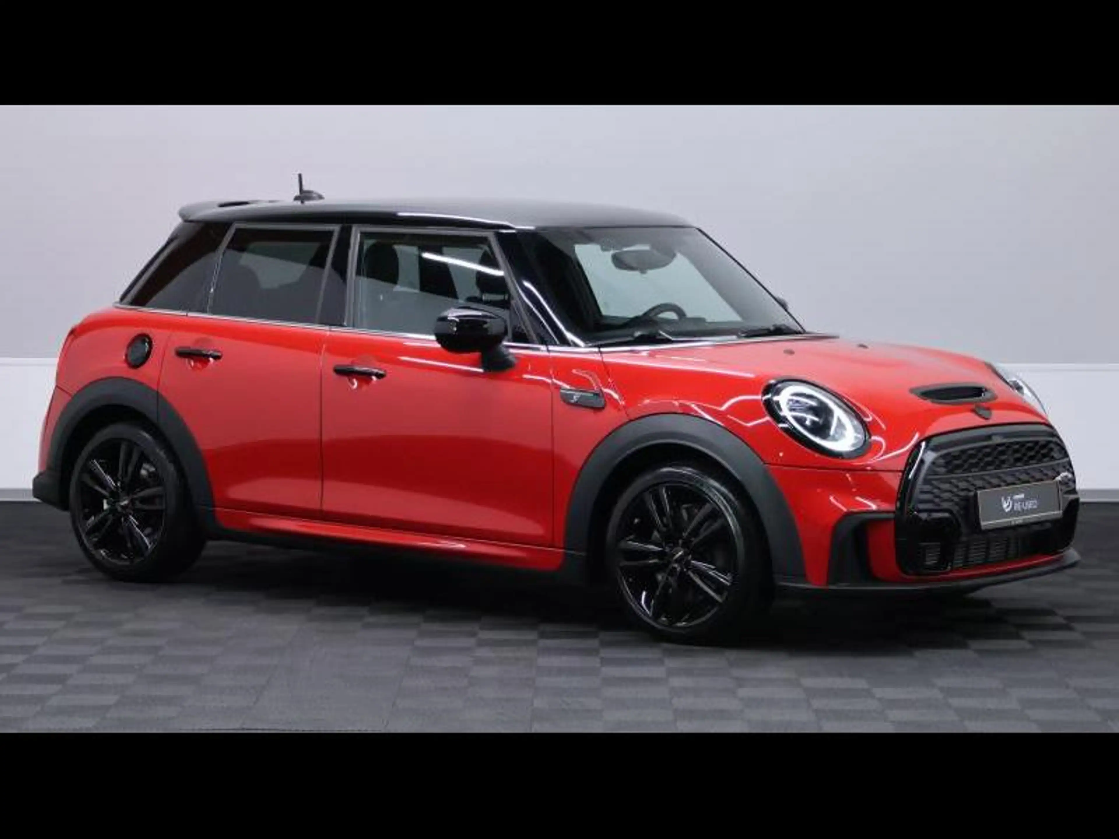 MINI Cooper S 2.0 178 hatch JCW pack Steptronic — photo 3